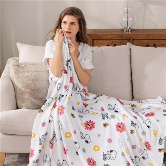 Soft Plush Blanket Peanuts Snoopy & Woodstock Floral Fun White 55 x 70 Inch - Picture 4 of 7